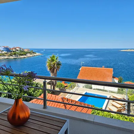 Willa Sucic Razanj *